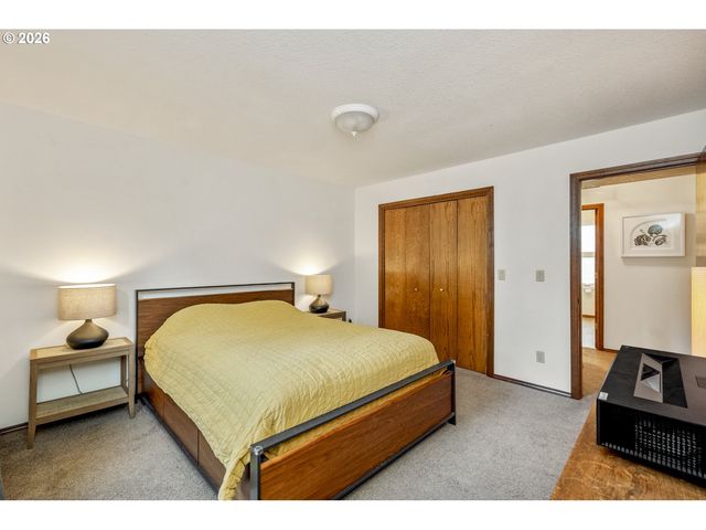 4040 KENTHORPE Way, West Linn, OR 97068