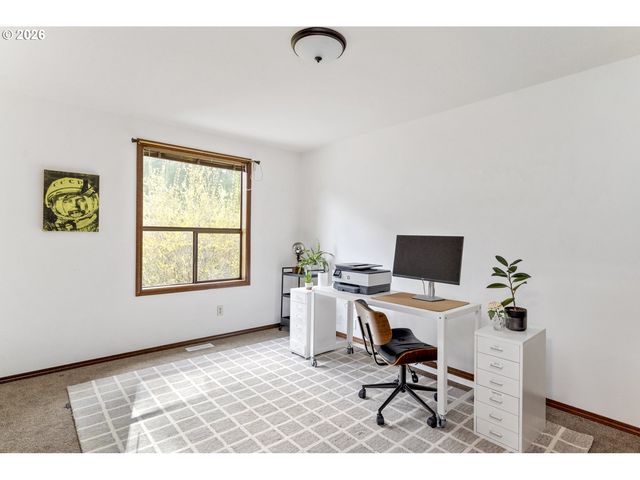 4040 KENTHORPE Way, West Linn, OR 97068