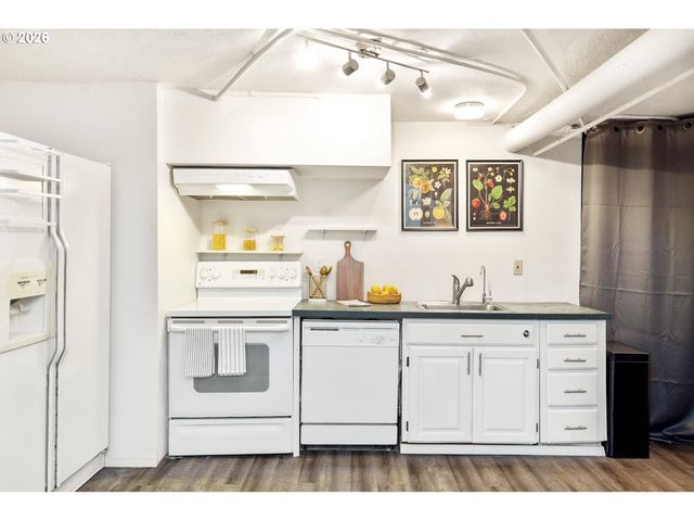 4040 KENTHORPE Way, West Linn, OR 97068