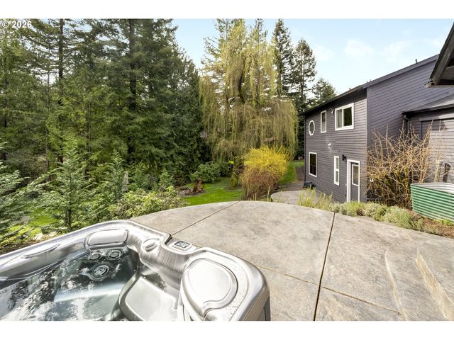 4040 KENTHORPE Way, West Linn, OR 97068