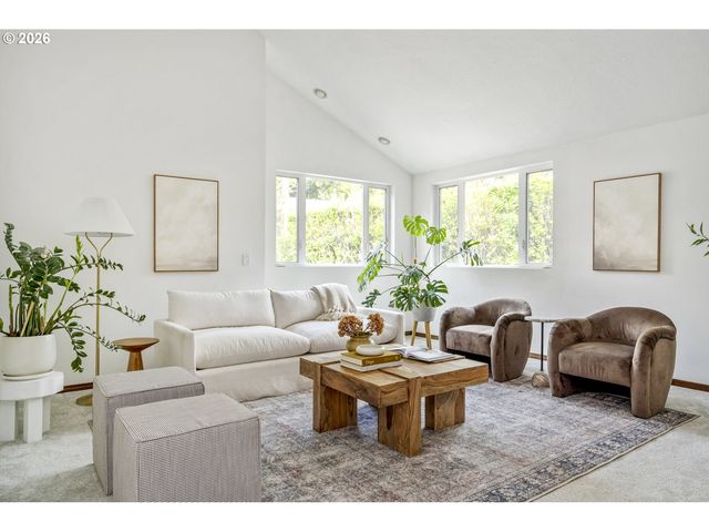 4040 KENTHORPE Way, West Linn, OR 97068