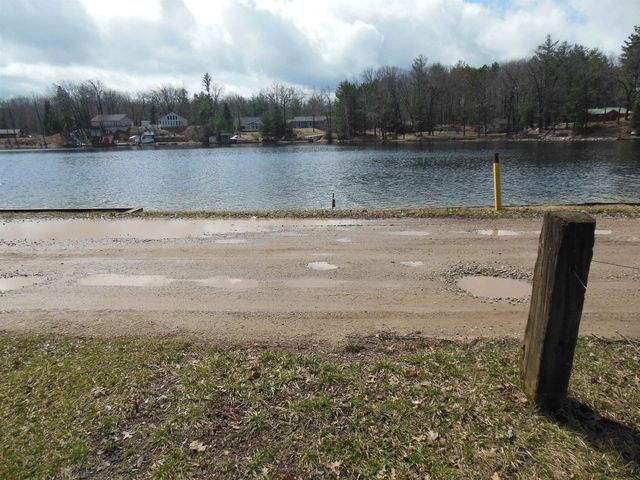 302 Ridge Road, Harrison, MI 48625
