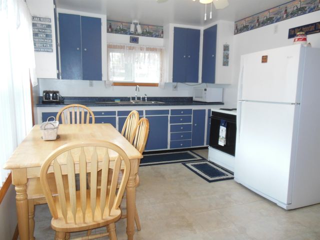 302 Ridge Road, Harrison, MI 48625