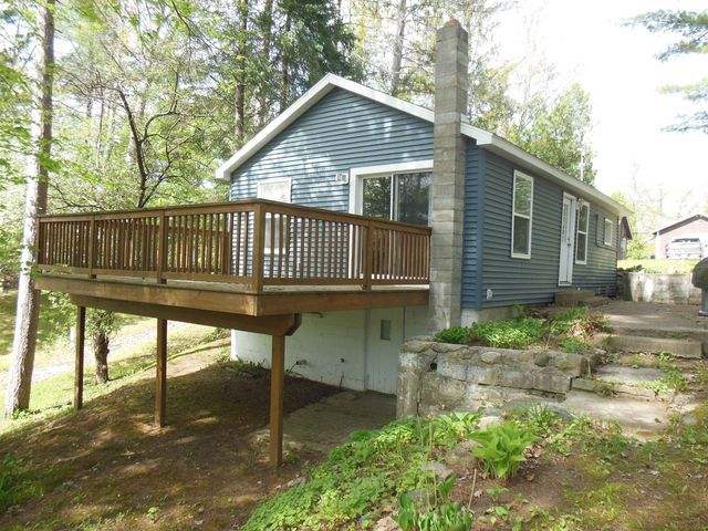 302 Ridge Road, Harrison, MI 48625