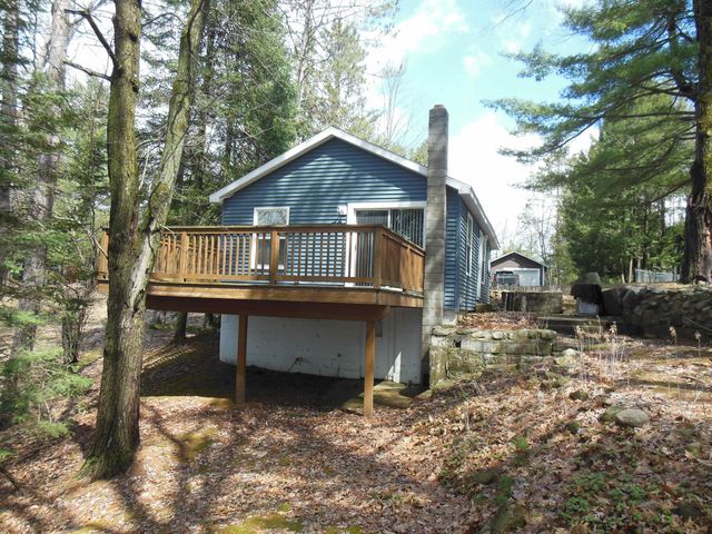 302 Ridge Road, Harrison, MI 48625