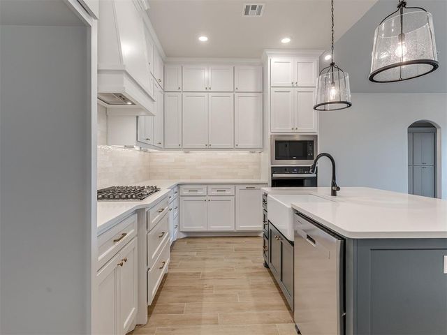10329 SW 50th Street, Mustang, OK 73064