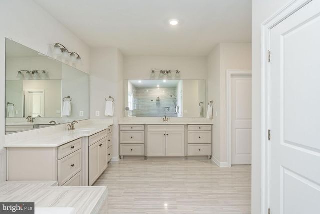 26593 MORGANS CROSSING PL, Centreville, VA 20120