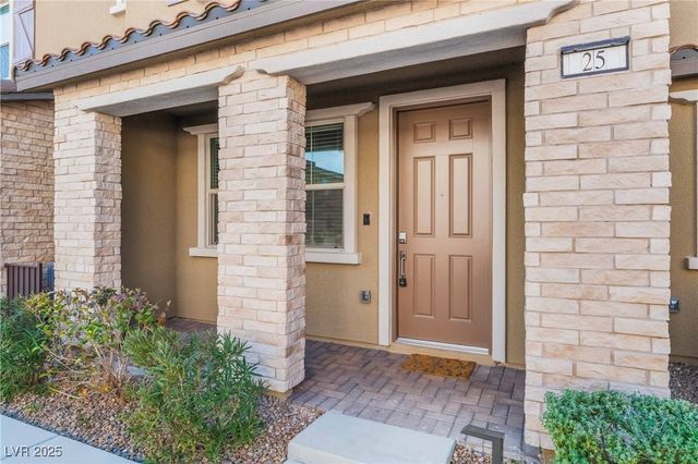 25 Alamere Falls Drive, Las Vegas, NV 89138