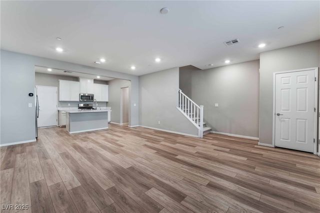 25 Alamere Falls Drive, Las Vegas, NV 89138