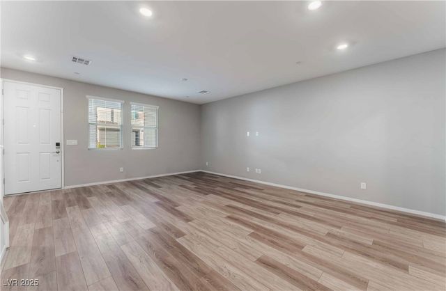 25 Alamere Falls Drive, Las Vegas, NV 89138