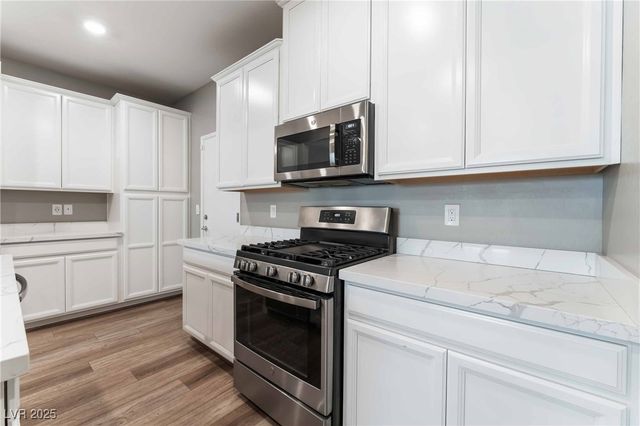 25 Alamere Falls Drive, Las Vegas, NV 89138