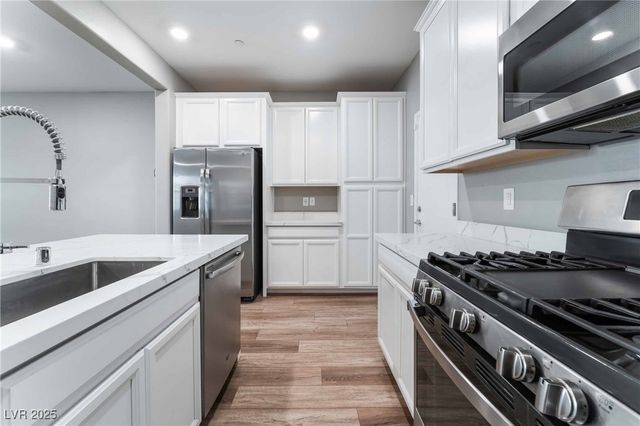 25 Alamere Falls Drive, Las Vegas, NV 89138