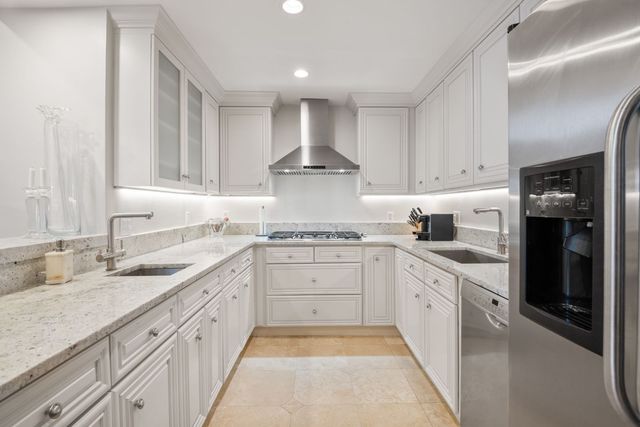 90 Glades Rd 302, Scituate, MA 02066