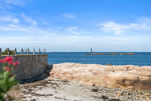 90 Glades Rd 302, Scituate, MA 02066