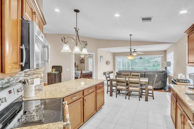 1531 NW Amherst Dr Apt B, Port St Lucie, FL 34986