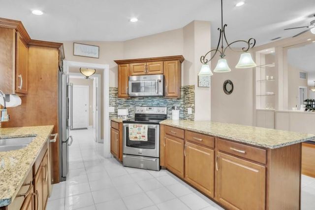 1531 NW Amherst Dr Apt B, Port St Lucie, FL 34986