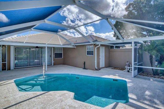 1531 NW Amherst Dr Apt B, Port St Lucie, FL 34986