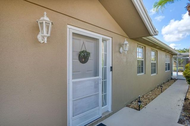 1531 NW Amherst Dr Apt B, Port St Lucie, FL 34986