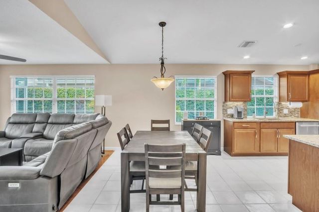 1531 NW Amherst Dr Apt B, Port St Lucie, FL 34986