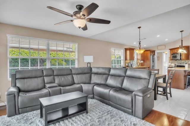 1531 NW Amherst Dr Apt B, Port St Lucie, FL 34986