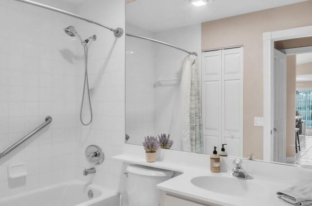 1531 NW Amherst Dr Apt B, Port St Lucie, FL 34986