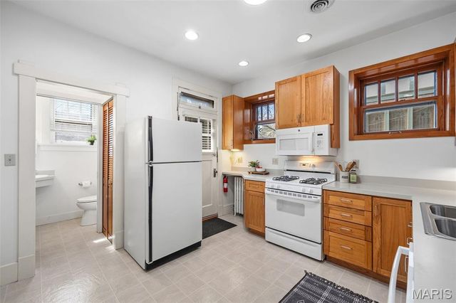 4046 Magnolia Place, St Louis, MO 63110