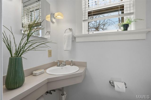 4046 Magnolia Place, St Louis, MO 63110