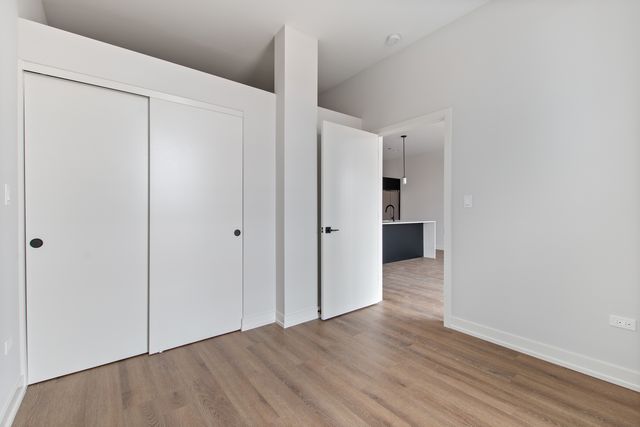 2411 N Lincoln Avenue 403, Chicago, IL 60614