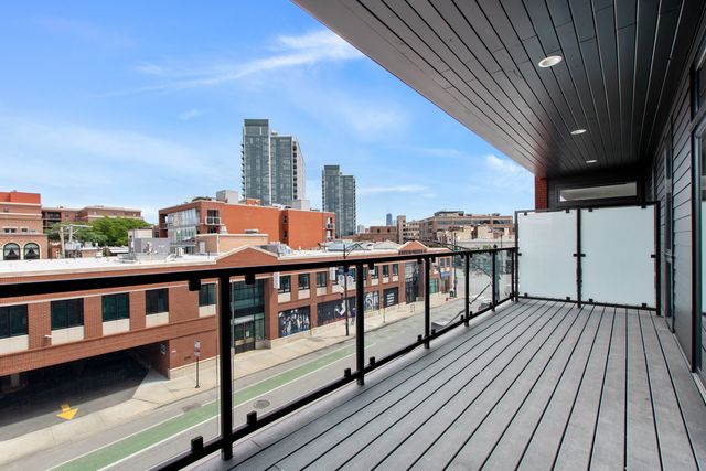 2411 N Lincoln Avenue 403, Chicago, IL 60614