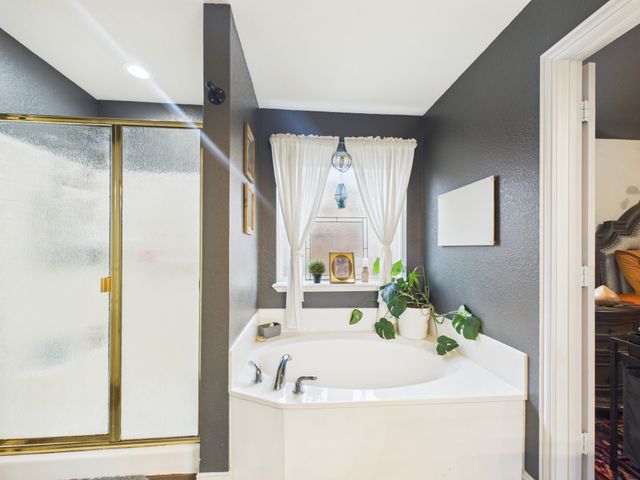 6202 Bentwood Drive, Midlothian, TX 76065