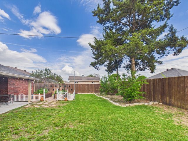 6202 Bentwood Drive, Midlothian, TX 76065