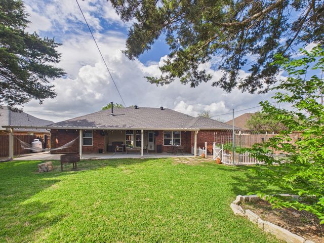 6202 Bentwood Drive, Midlothian, TX 76065