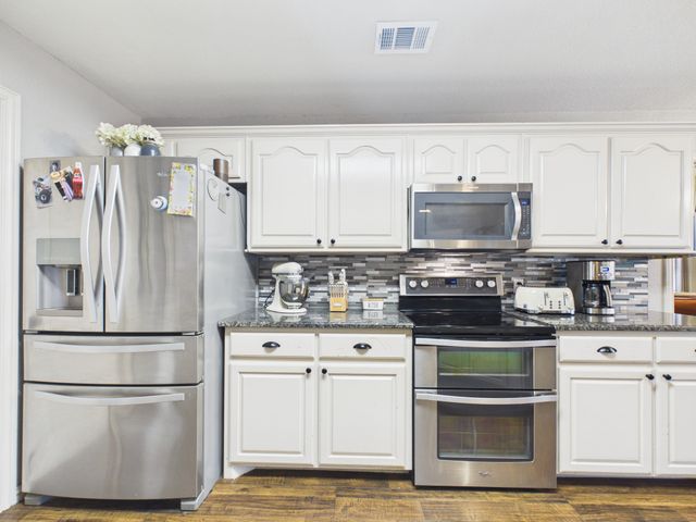 6202 Bentwood Drive, Midlothian, TX 76065