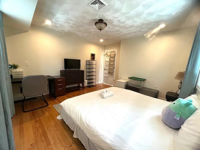 195 Grove Street 201, Cambridge, MA 02138