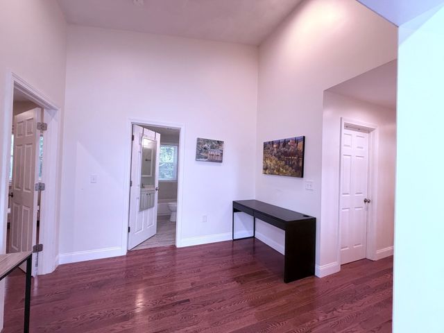 195 Grove Street 201, Cambridge, MA 02138