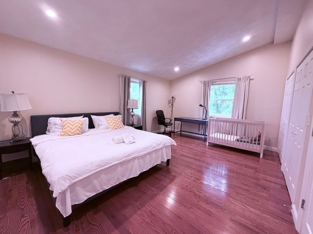195 Grove Street 201, Cambridge, MA 02138