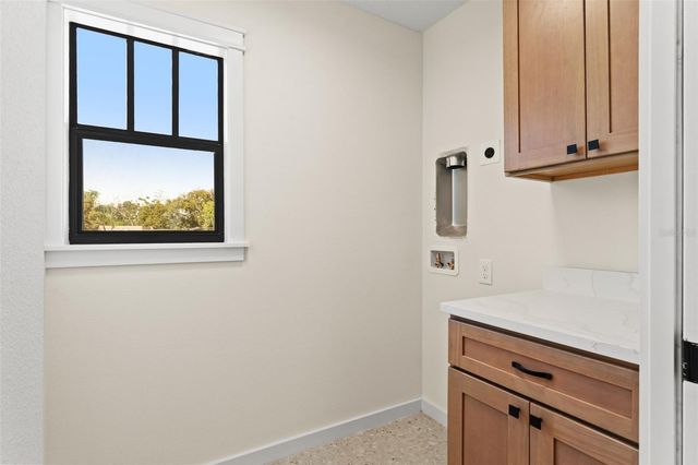 2303 N JEFFERSON STREET, Tampa, FL 33602