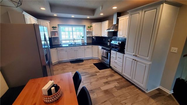 745 E 124TH Street, Kansas City, MO 64146