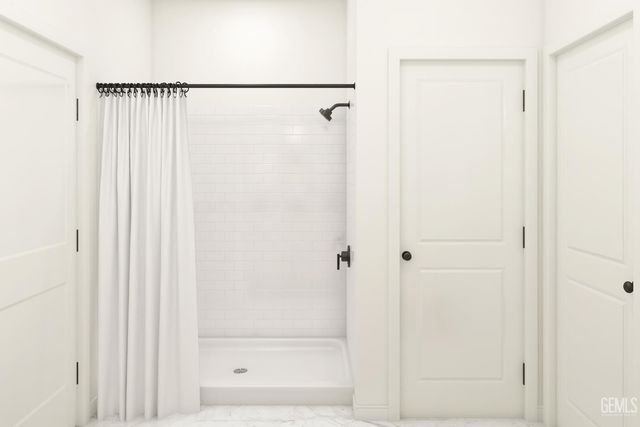 8617 Lambada Avenue, Bakersfield, CA 93306