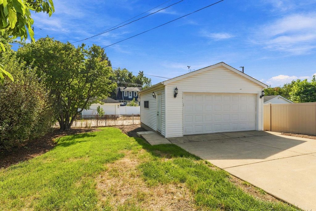 255 E Parkside Avenue, Lombard, IL 60148 — photo 4