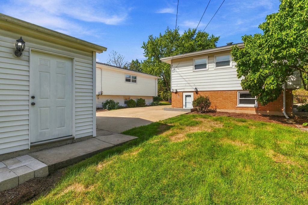 255 E Parkside Avenue, Lombard, IL 60148 — photo 5
