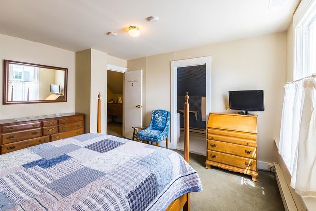 19 Huntington Place, Rochester, VT 05767