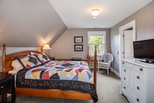 19 Huntington Place, Rochester, VT 05767