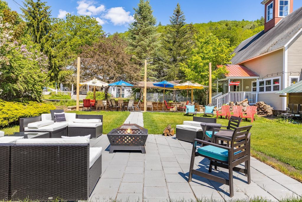 19 Huntington Place, Rochester, VT 05767