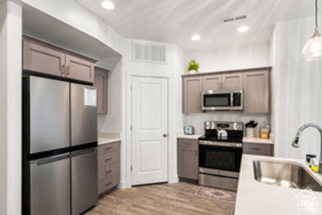 537 N BLUE ST, Garden City, UT 84028