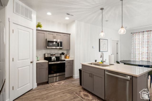 537 N BLUE ST, Garden City, UT 84028