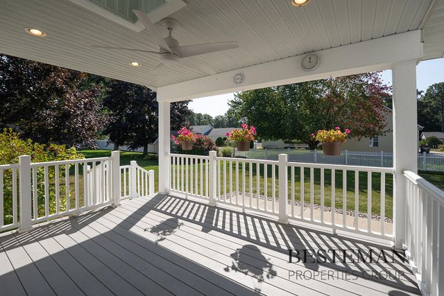 1141 N Robinhood Drive, Muskegon, MI 49445