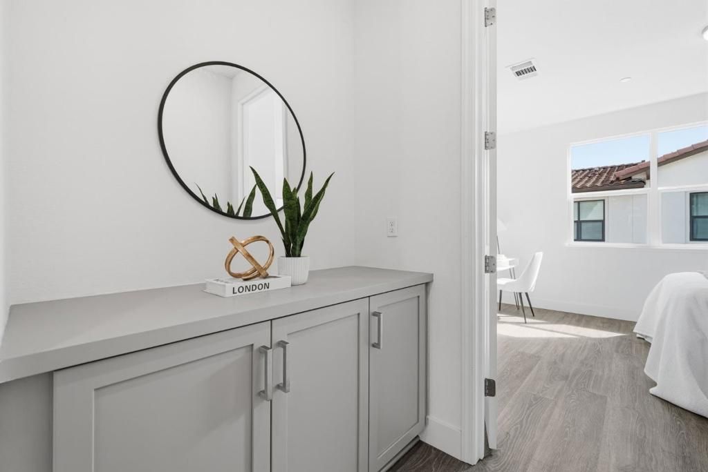 Image 18 of property listing at 323 Alviso Terrace, Sunnyvale, CA 94085