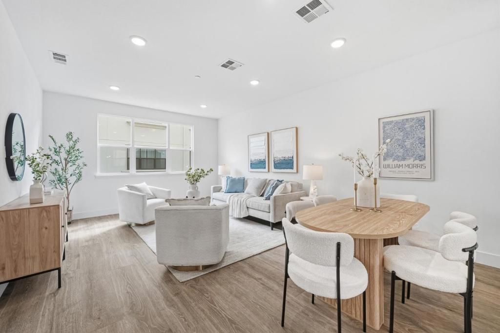 Image 5 of property listing at 323 Alviso Terrace, Sunnyvale, CA 94085