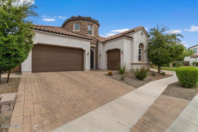 2926 E MINNEZONA Avenue, Phoenix, AZ 85016